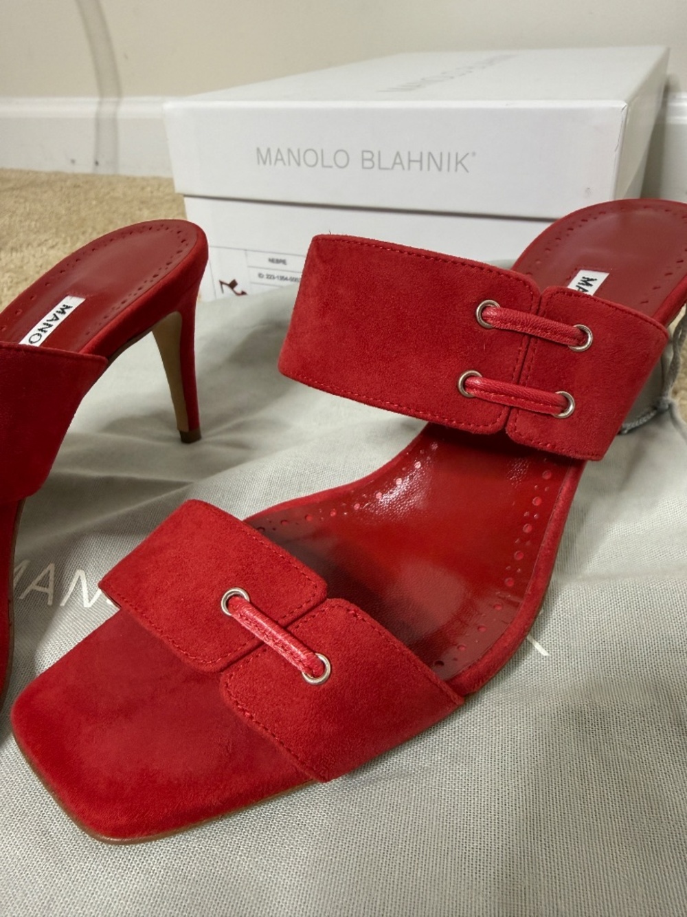 Red Manolo Blahnik - Picture 7 of 7
